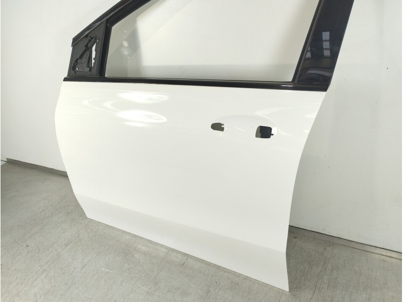 Recambio de puerta delantera izquierda para mercedes-benz clase b (w247) 247 referencia OEM IAM A2477201300 A2477220900 