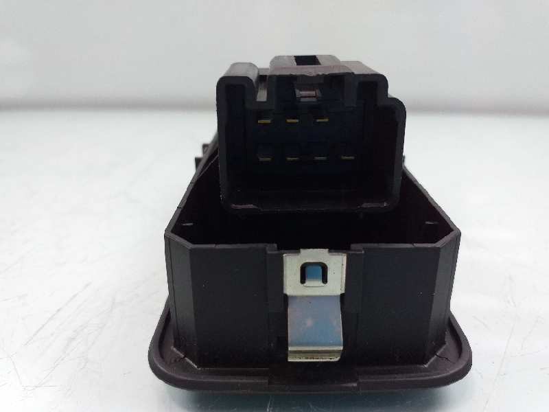 Recambio de mando elevalunas trasero izquierdo para land rover discovery v6 td s referencia OEM IAM YUD501070PVJ  