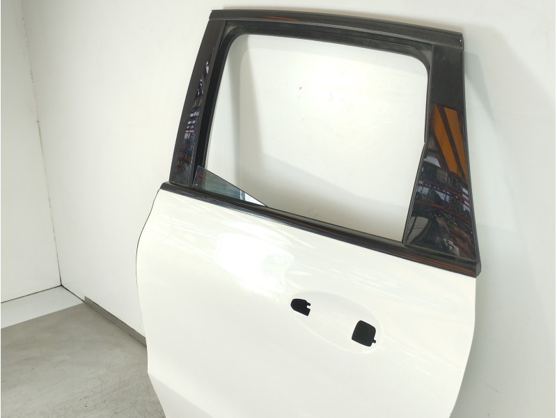 Recambio de puerta trasera izquierda para mercedes-benz clase b (w247) 247 referencia OEM IAM A2477300700 A2477321300 