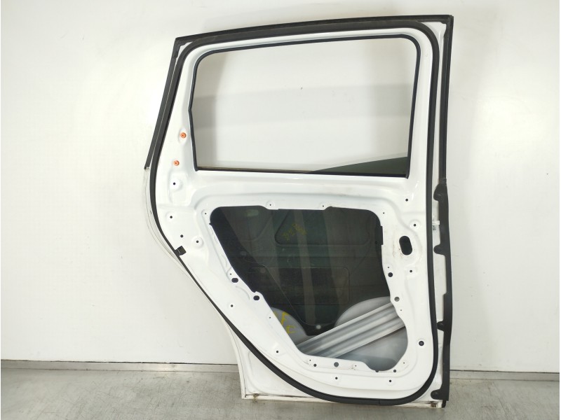 Recambio de puerta trasera izquierda para mercedes-benz clase b (w247) 247 referencia OEM IAM A2477300700 A2477321300 
