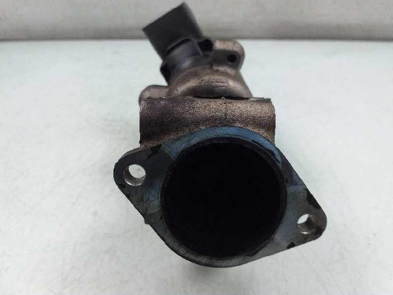 Recambio de valvula egr para land rover discovery v6 td s referencia OEM IAM 4R8Q90475B 51368242 158213351