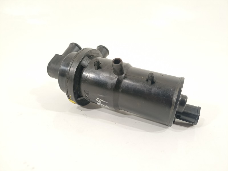 Recambio de bomba agua para lexus rx 450h referencia OEM IAM 641001080  