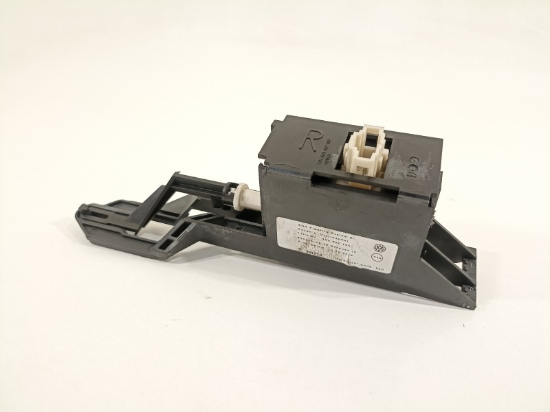 Recambio de motor cierre centralizado porton para volkswagen passat variant (3g5) advance bmt referencia OEM IAM 3G9862160 3B095