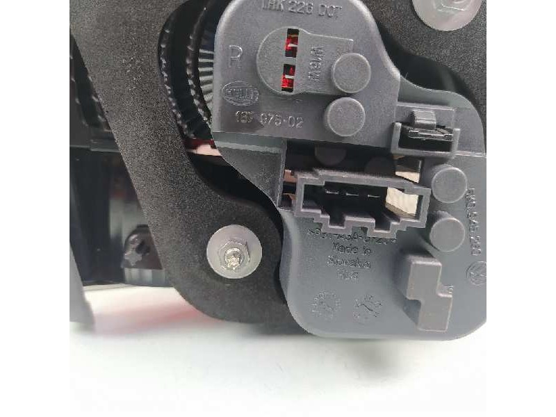 Recambio de piloto trasero derecho para volkswagen golf vi (5k1) referencia OEM IAM 5K0945094AA  