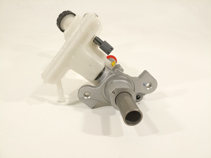 Recambio de bomba freno para mercedes-benz clase b (w247) 247 referencia OEM IAM A1774305400 A1774304300 