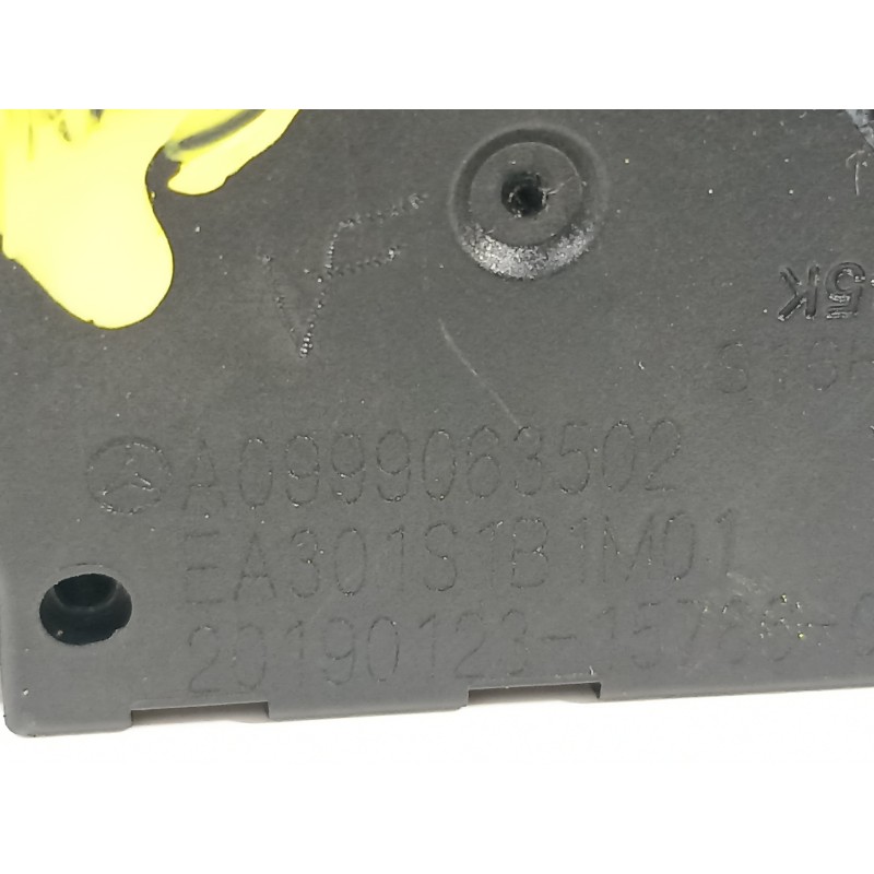 Recambio de motor apertura trampillas climatizador para mercedes-benz clase b (w247) 247 referencia OEM IAM A0999063502  
