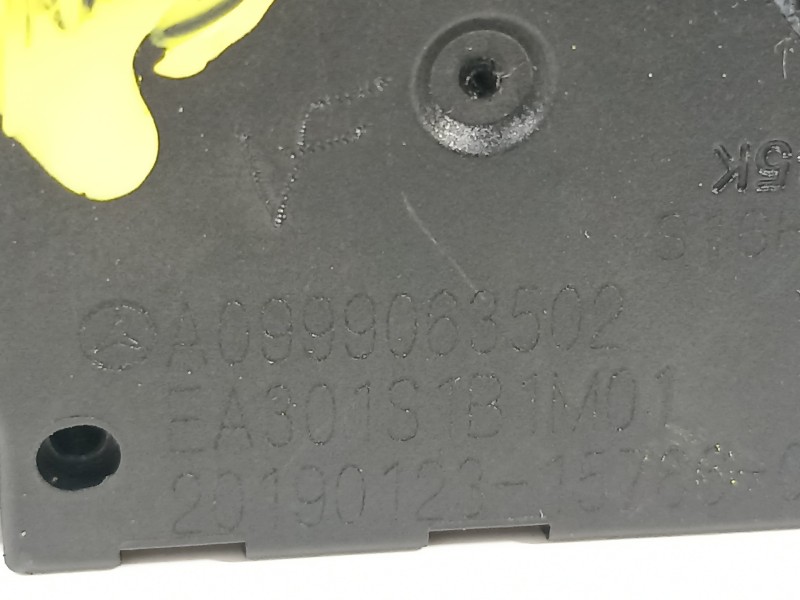 Recambio de motor apertura trampillas climatizador para mercedes-benz clase b (w247) 247 referencia OEM IAM A0999063502  