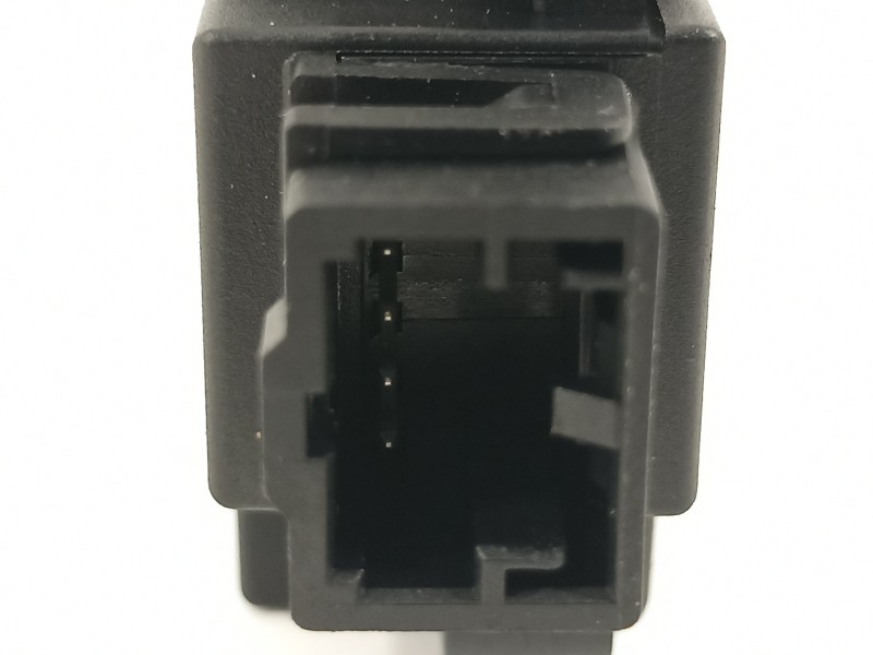 Recambio de motor apertura trampillas climatizador para mercedes-benz clase b (w247) 247 referencia OEM IAM A0999063502  