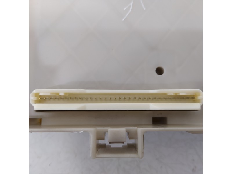 Recambio de caja reles / fusibles para lexus rx 450h referencia OEM IAM 8273048J20  
