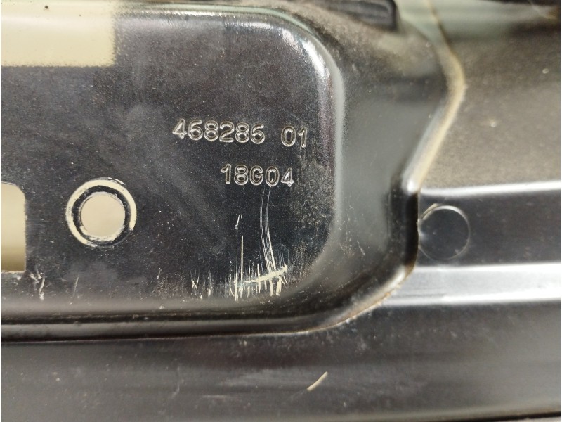 Recambio de porton trasero para citroën c4 berlina vtn@v referencia OEM IAM 468286  