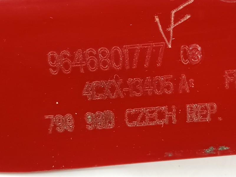 Recambio de piloto lateral izquierdo para citroën c4 berlina vtn@v referencia OEM IAM 9646801777  