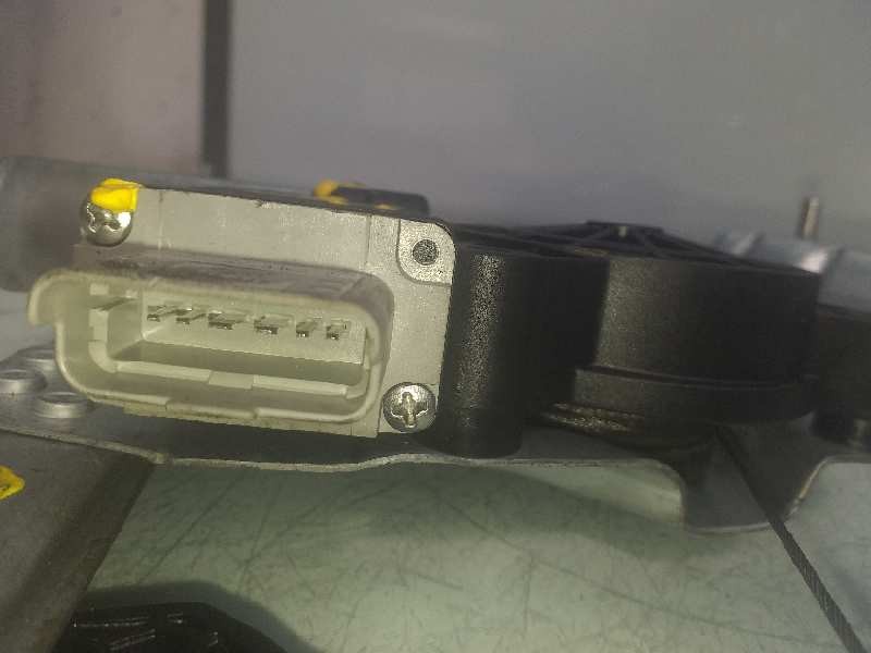 Recambio de elevalunas delantero izquierdo para dacia sandero ambiance referencia OEM IAM 807211440R  