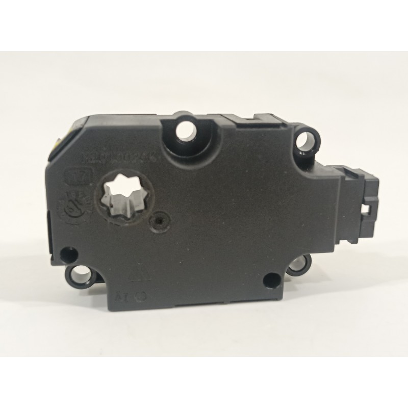 Recambio de motor apertura trampillas climatizador para mercedes-benz clase b (w247) 247 referencia OEM IAM A0999063502  