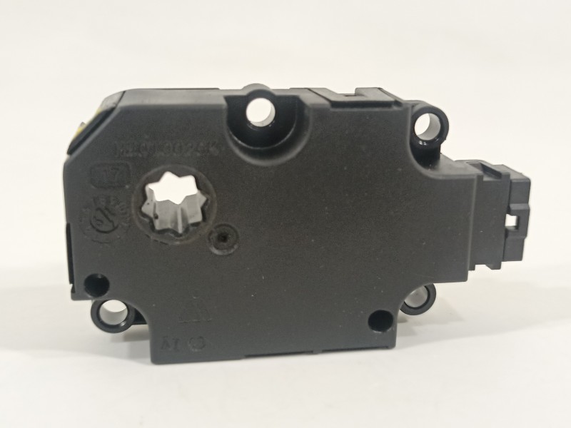 Recambio de motor apertura trampillas climatizador para mercedes-benz clase b (w247) 247 referencia OEM IAM A0999063502  