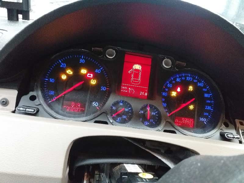 Recambio de cuadro instrumentos para volkswagen passat berlina (3c2) highline referencia OEM IAM 3C0920871E A2C53242429 3C092087