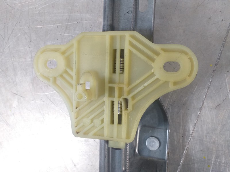 Recambio de elevalunas delantero derecho para renault twingo iii intens referencia OEM IAM 807208353R  