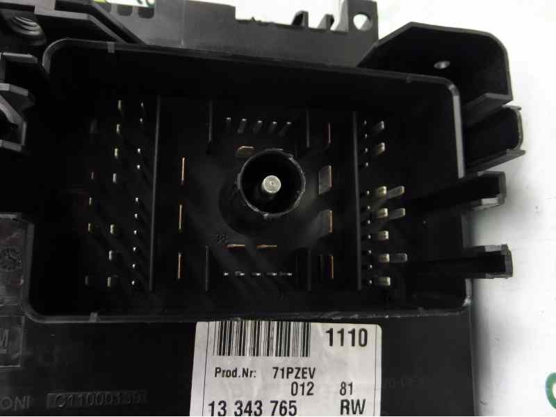 Recambio de caja reles / fusibles para opel astra j lim. enjoy referencia OEM IAM 13343765RW  