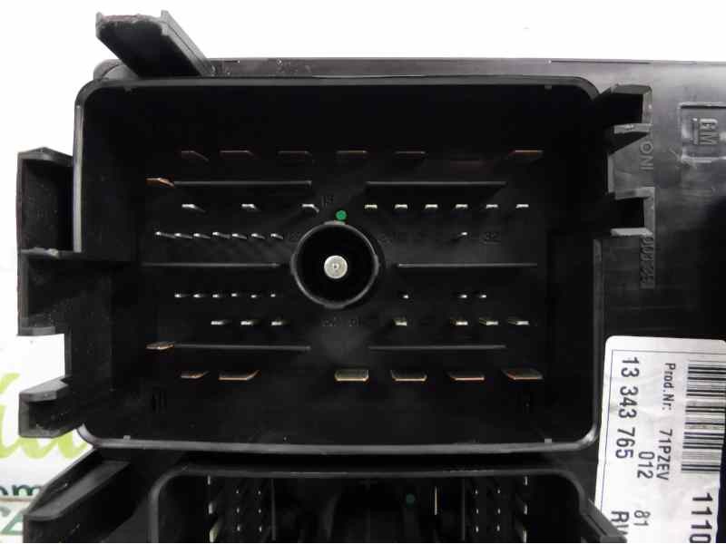 Recambio de caja reles / fusibles para opel astra j lim. enjoy referencia OEM IAM 13343765RW  