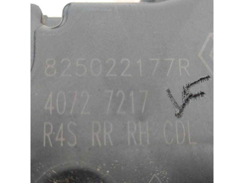 Recambio de cerradura puerta trasera derecha para renault twingo iii intens referencia OEM IAM 825022177R  