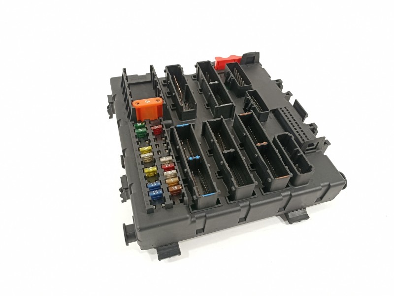 Recambio de caja reles / fusibles para opel vectra c berlina elegance referencia OEM IAM 13170892 519047104 