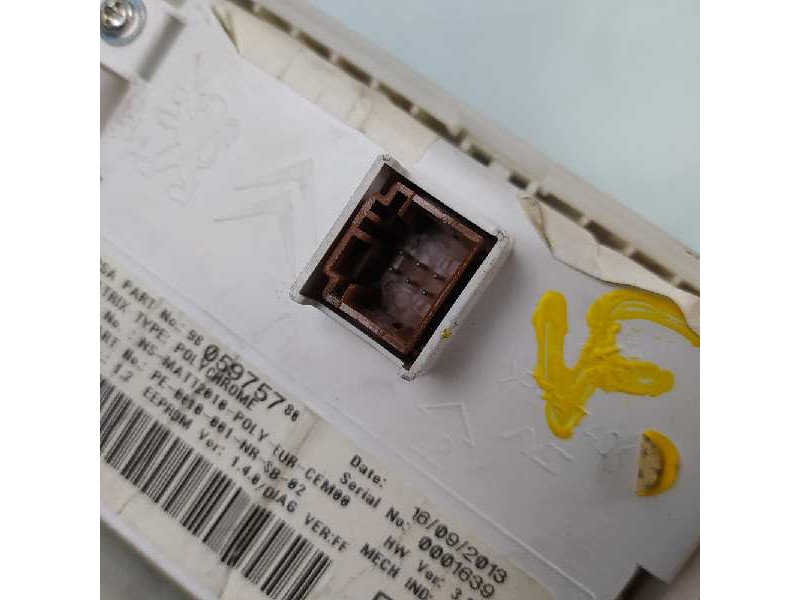 Recambio de cuadro instrumentos para peugeot 208 allure referencia OEM IAM 9806060380 9805975780 