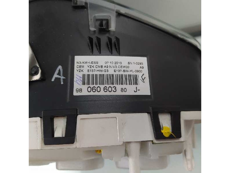 Recambio de cuadro instrumentos para peugeot 208 allure referencia OEM IAM 9806060380 9805975780 