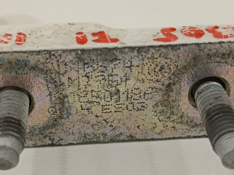 Recambio de bisagra puerta para mercedes-benz clase b (w247) 247 referencia OEM IAM A1777300102 A1777301100 A1777301100