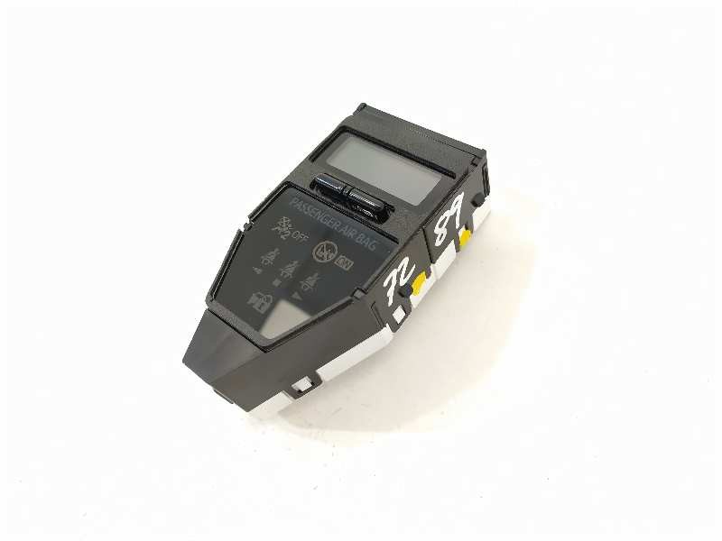 Recambio de pantalla multifuncion para toyota auris hybrid business referencia OEM IAM 8391002200 801224A 