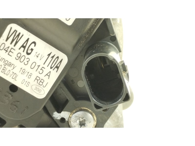 Recambio de alternador para seat arona fr referencia OEM IAM 04E903015A F000BL07DL 