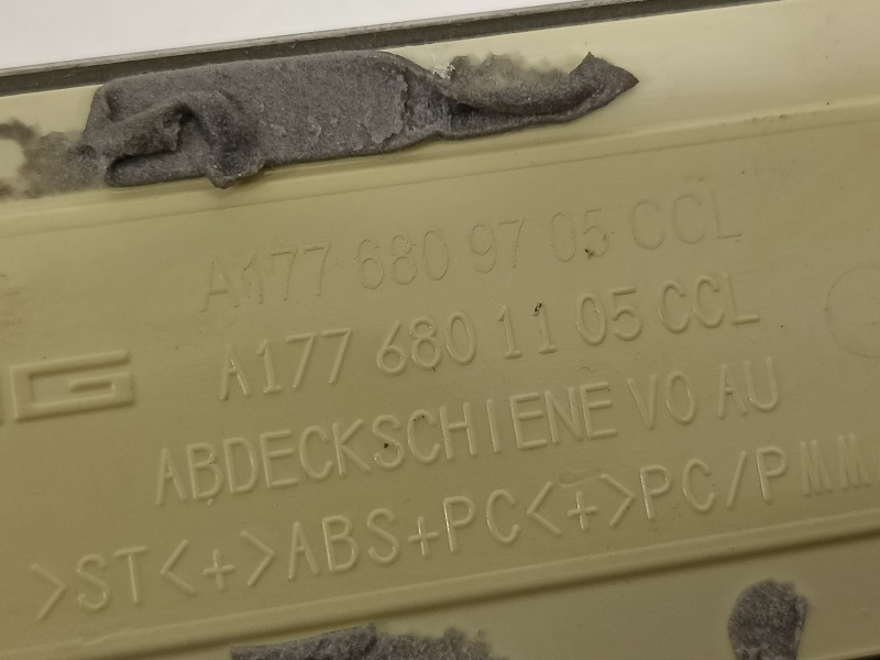 Recambio de moldura para mercedes-benz clase b (w247) 247 referencia OEM IAM A1776809705  