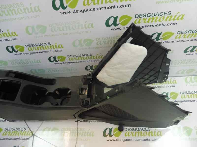 Recambio de apoyabrazos central para chevrolet orlando lt referencia OEM IAM   