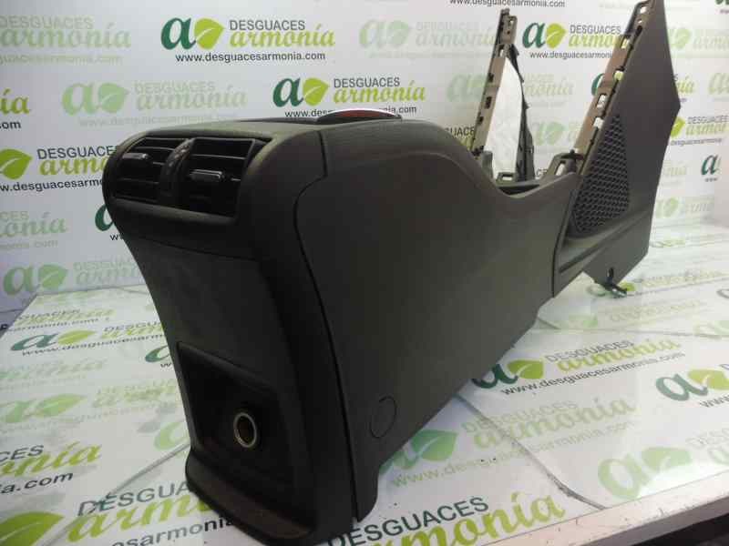 Recambio de apoyabrazos central para chevrolet orlando lt referencia OEM IAM   