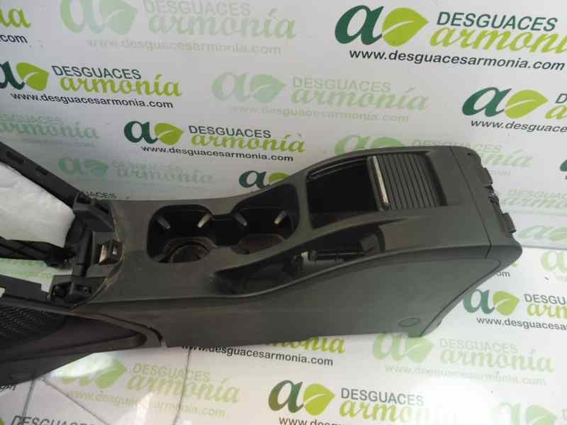 Recambio de apoyabrazos central para chevrolet orlando lt referencia OEM IAM   