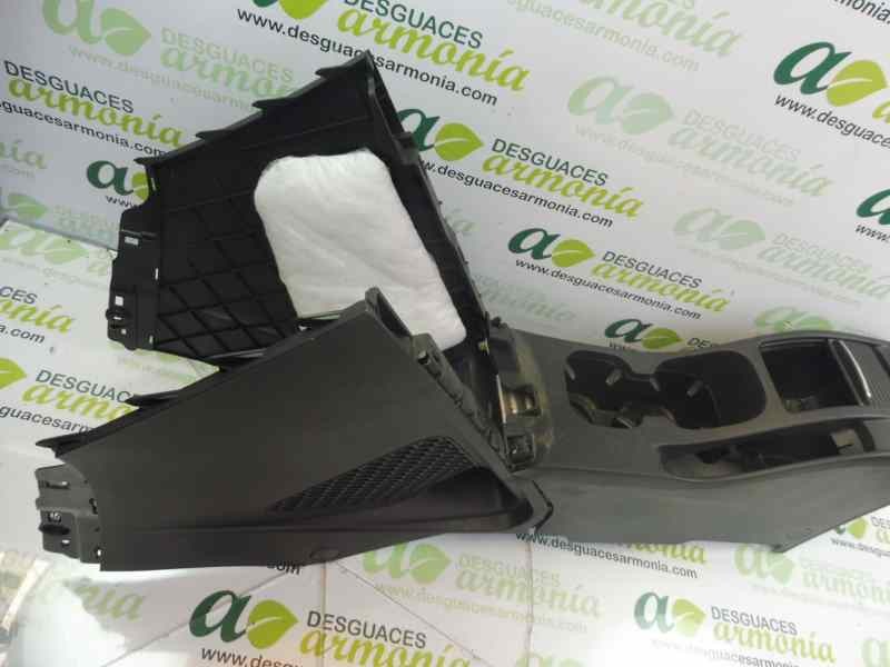 Recambio de apoyabrazos central para chevrolet orlando lt referencia OEM IAM   