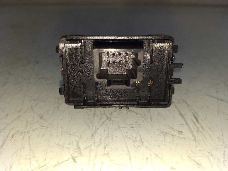 Recambio de mando elevalunas delantero derecho para renault megane iii berlina 5 p business referencia OEM IAM 809600018R  