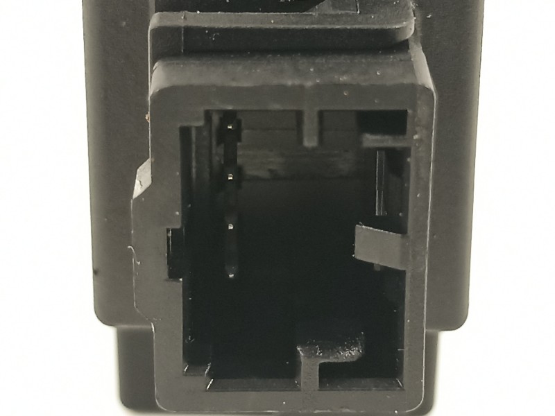 Recambio de motor apertura trampillas climatizador para mercedes-benz clase b (w247) 247 referencia OEM IAM A0999063502  