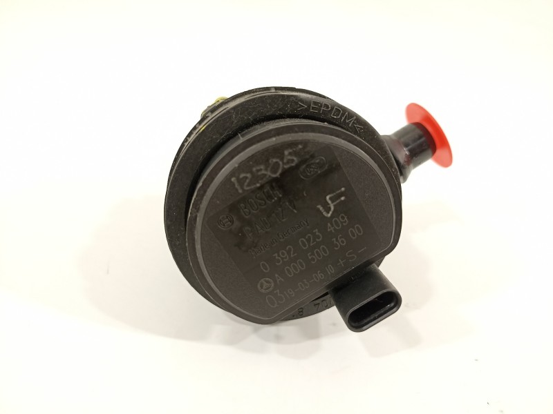 Recambio de bomba agua para mercedes-benz clase b (w247) 247 referencia OEM IAM A0005003600  