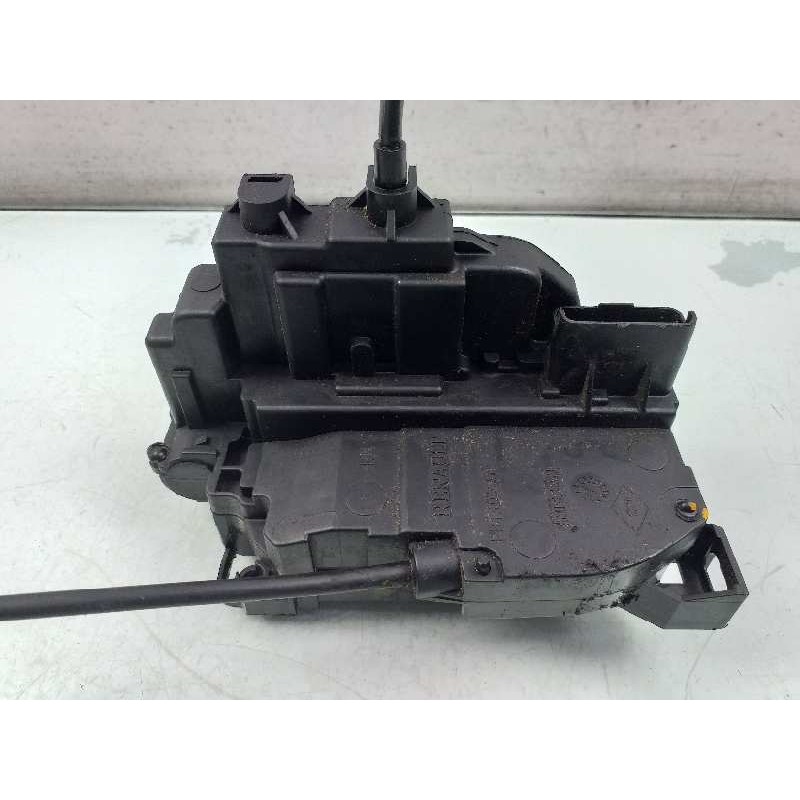 Recambio de cerradura puerta trasera derecha para renault megane iii berlina 5 p business referencia OEM IAM 825020002R  