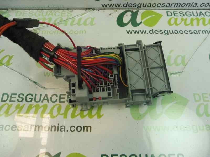 Recambio de caja reles / fusibles para chevrolet orlando lt referencia OEM IAM 13222786  