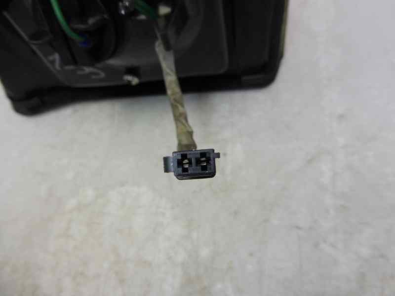 Recambio de piloto trasero derecho en porton para chevrolet orlando lt referencia OEM IAM 12VP21/5WLL   Recambio de piloto trasero derecho en porton para chevrolet orlando lt referencia OEM IAM 12VP21/5WLL