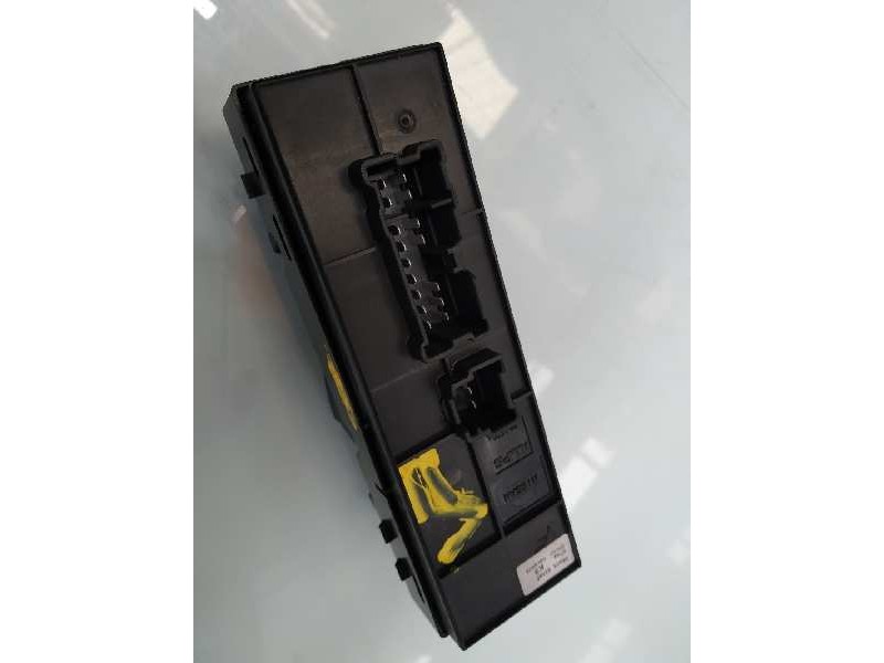 Recambio de mando elevalunas delantero izquierdo para nissan juke (f15) acenta referencia OEM IAM 254011KA5E  