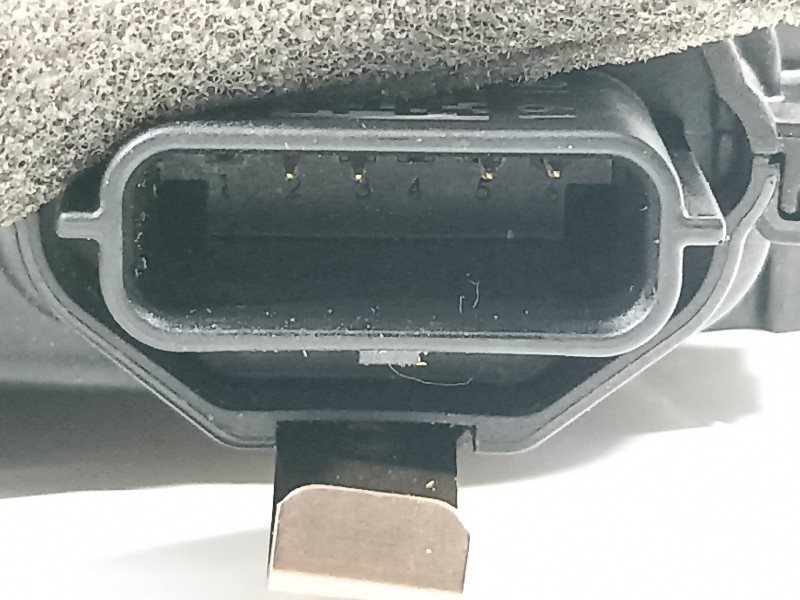 Recambio de cerradura puerta delantera derecha para renault clio v rja/be2/mt5ta08a5000 referencia OEM IAM 805029595R  