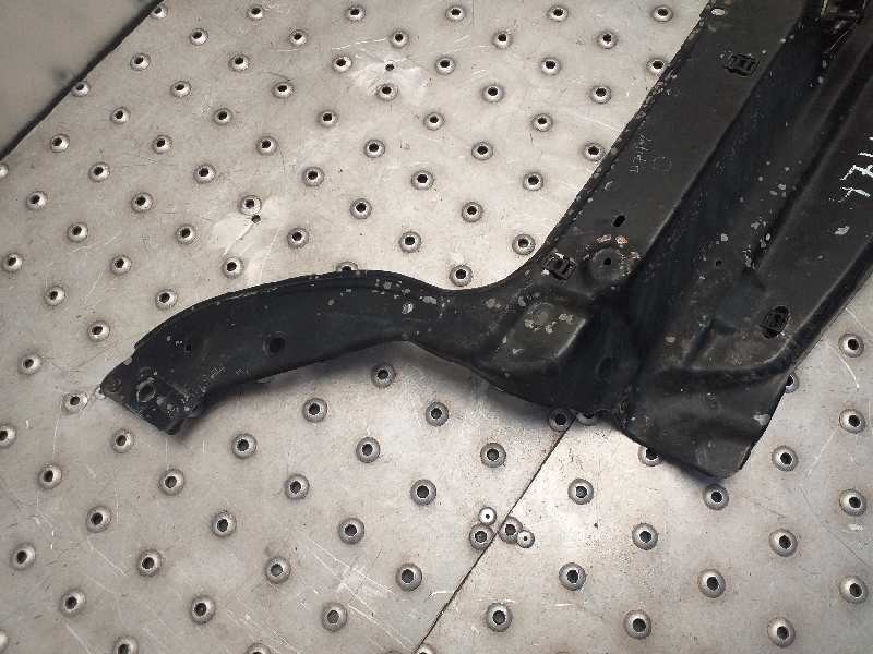 Recambio de travesaño superior para citroën berlingo 2.0 hdi sx plus familiar referencia OEM IAM   