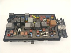 Recambio de caja reles / fusibles para opel insignia berlina cosmo referencia OEM IAM 13275881 13255300 