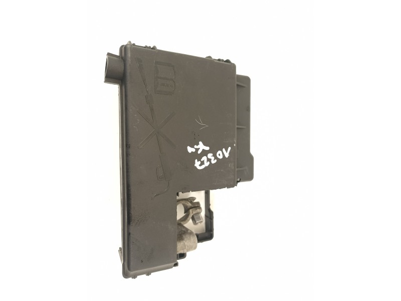 Recambio de caja reles / fusibles para opel insignia berlina cosmo referencia OEM IAM 13285113  