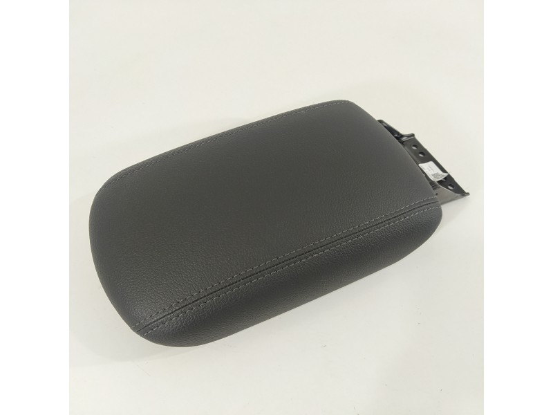 Recambio de apoyabrazos central para hyundai i30 (pd) go! referencia OEM IAM 84660G4000  