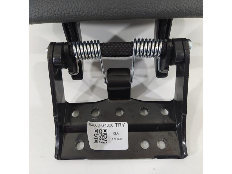 Recambio de apoyabrazos central para hyundai i30 (pd) go! referencia OEM IAM 84660G4000  