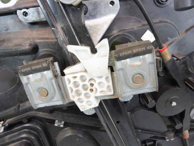 Recambio de elevalunas delantero derecho para ford fiesta (cbk) trend referencia OEM IAM 2S61A203A28DN  