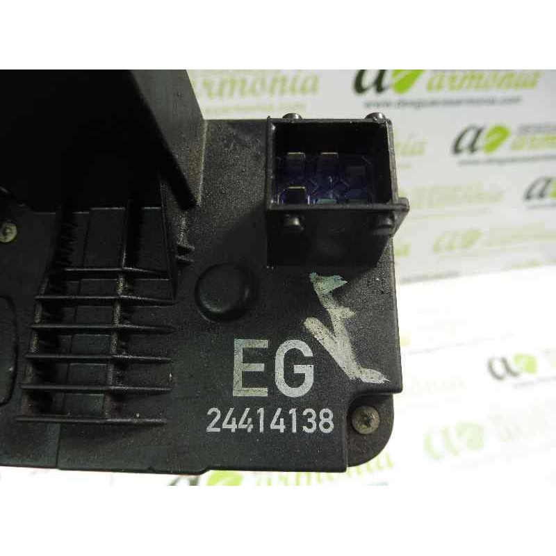 Recambio de cerradura puerta trasera derecha para opel corsa c blue line referencia OEM IAM 24414138  
