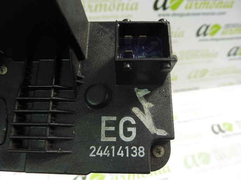Recambio de cerradura puerta trasera derecha para opel corsa c blue line referencia OEM IAM 24414138  